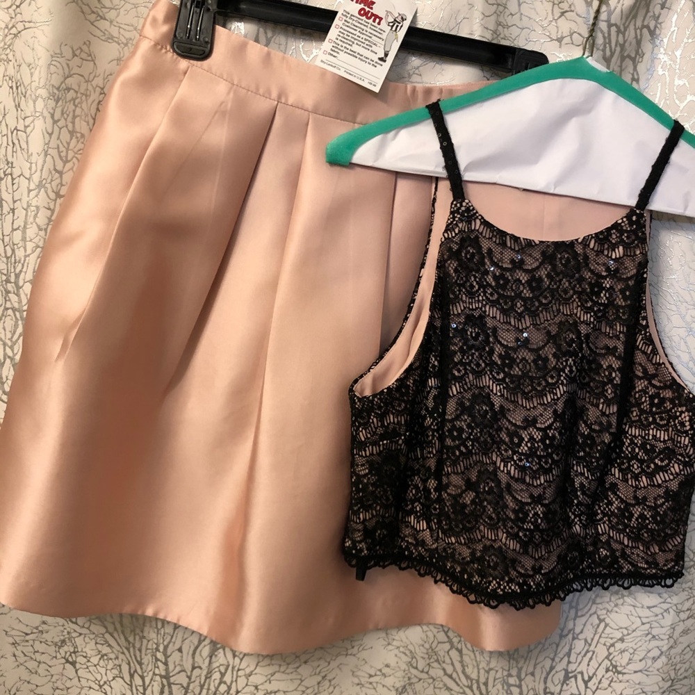 Two piece high wasted skirt and crop top Set.
